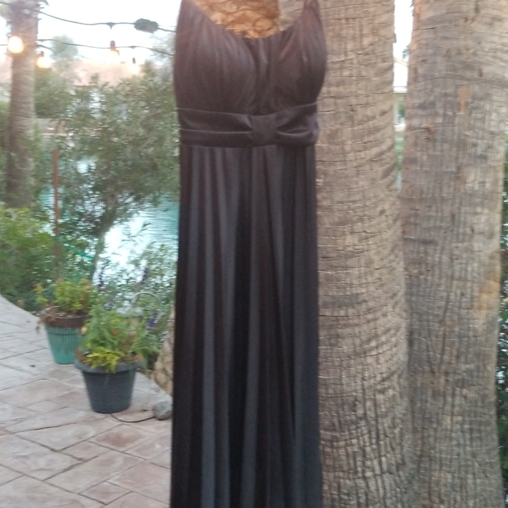 Dress - Picture 3 of 4